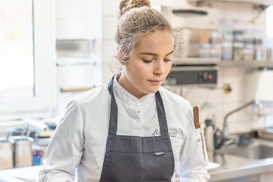 apprenticeship in the luxury hotel sector and top-class gastronomy 